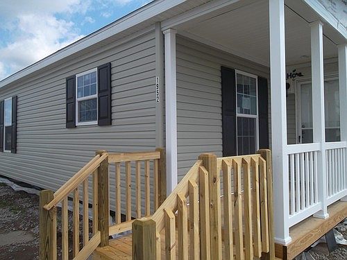 1st image of 1952 White Oak Ln