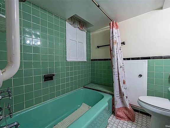 3rd image of 1532 Robertson Pl #1