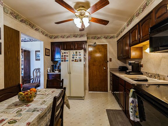 5th image of 900 W Sunset Dr APT 416