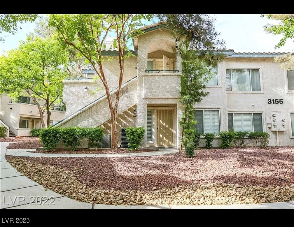 2 bed, 2.0 bath, 987 sqft, $1,400 — Photo 1