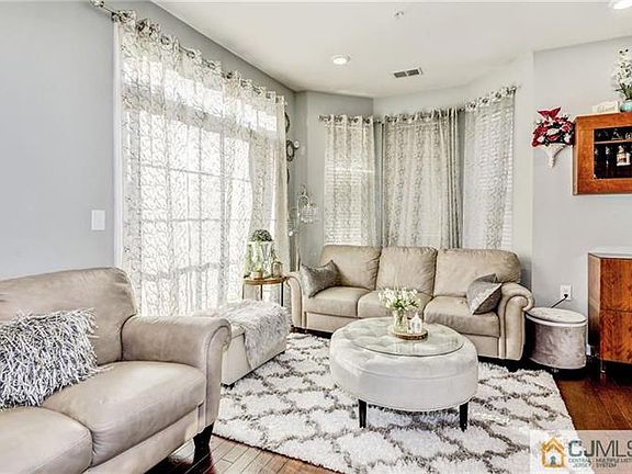 4th image of 24 Wisteria Ln #1412
