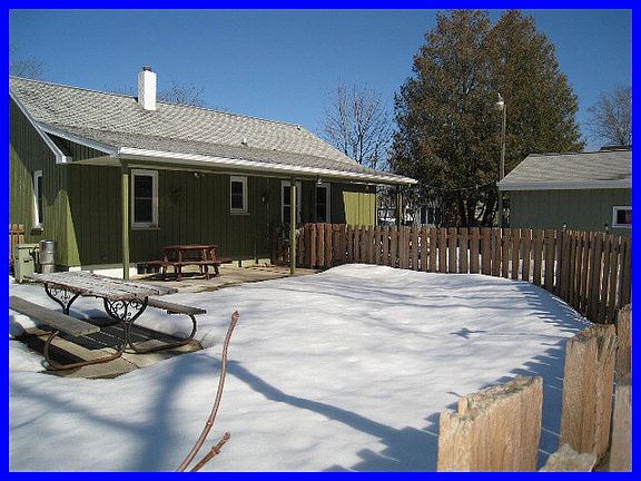 3rd image of 517 S Oxford Ave