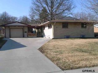 8507 Templeton Dr, Omaha, NE 68134