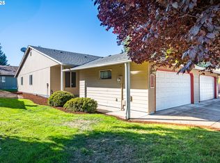 957 E Benjamin Ave, Cottage Grove, OR 97424