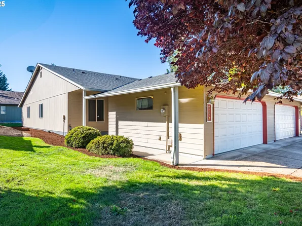957 E Benjamin Ave, Cottage Grove, OR 97424