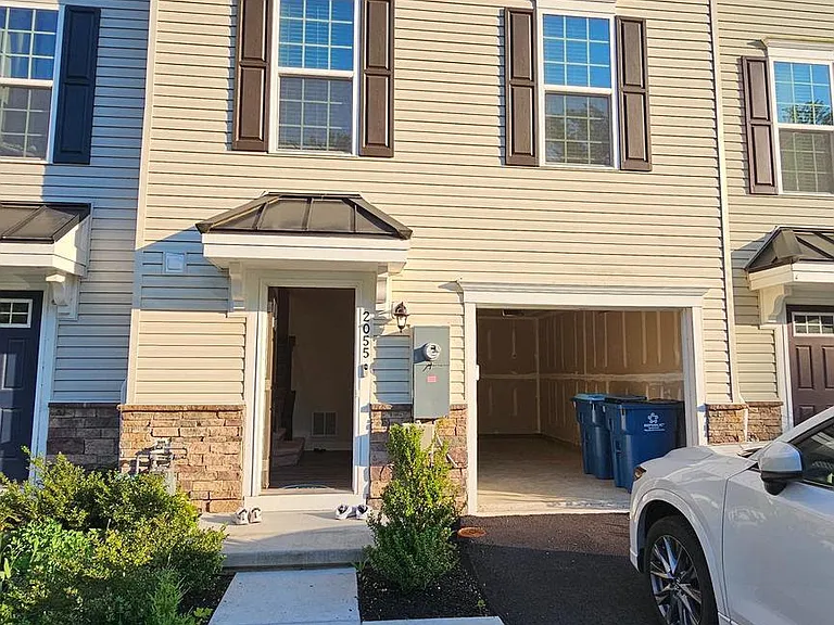 2055 Rivers Dr — Photo 12