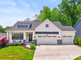 8205 Autumn Acres Dr, Rockford, MI 49341