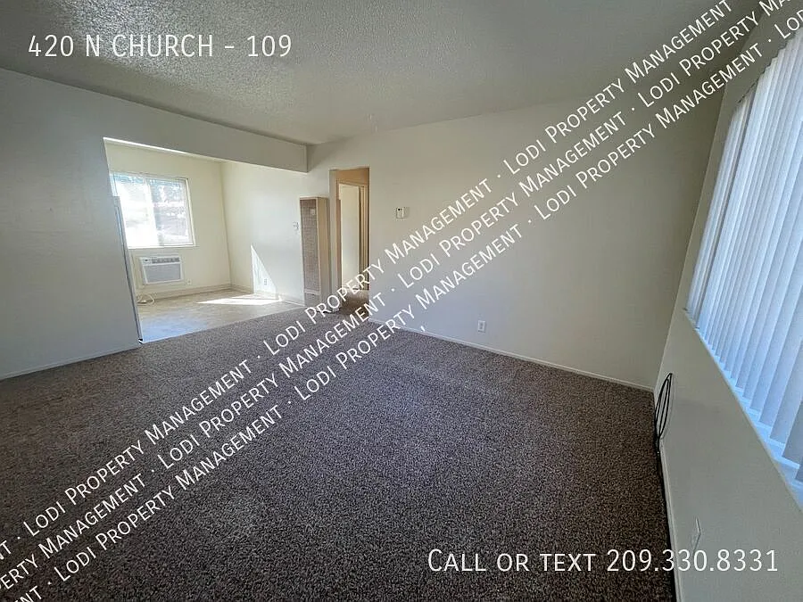 Building Photo - 420 N Church St #109