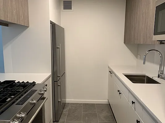 Rented by The Dermot Realty Management Company | media 18