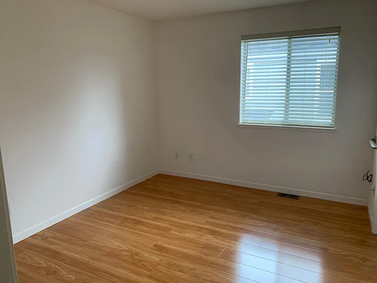 1317 Yarmouth Ter — Photo 18