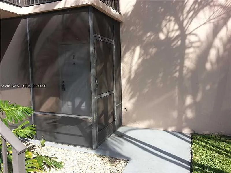 Building Photo - 1301 S Franklin Ave #1301F