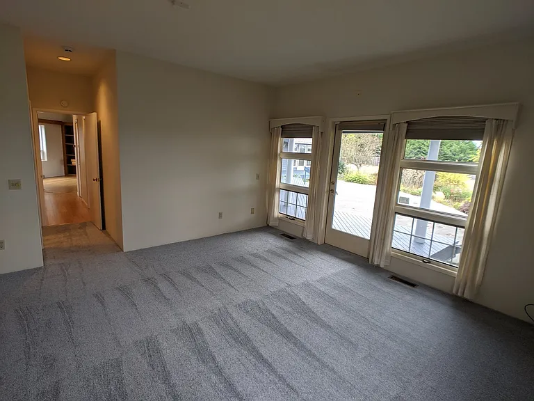 251 Old Schoolhouse Rd — Photo 28