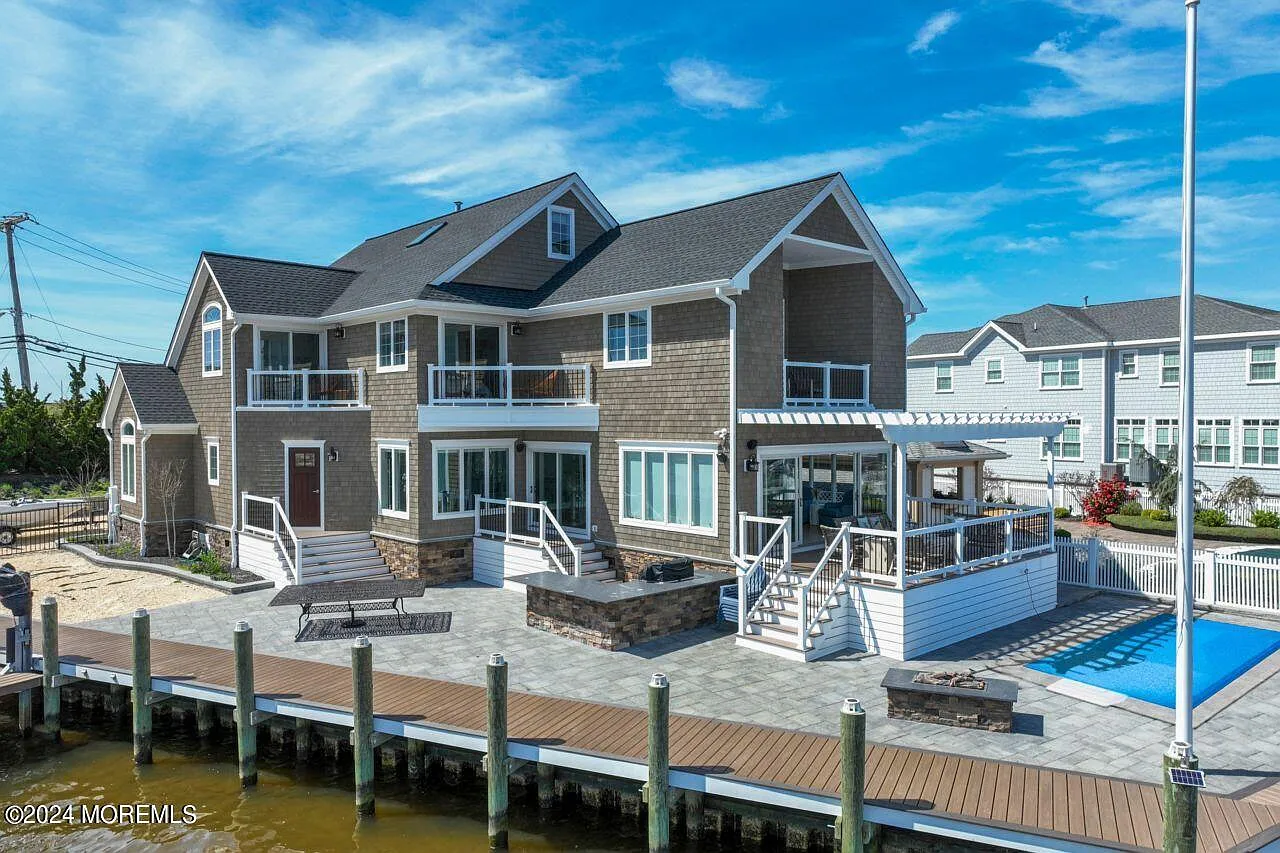 5 bed, 3411 sqft, $14,000 — Photo 4