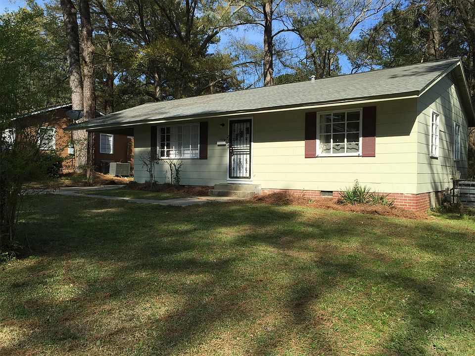 1st image of 2722 Brookwood Dr