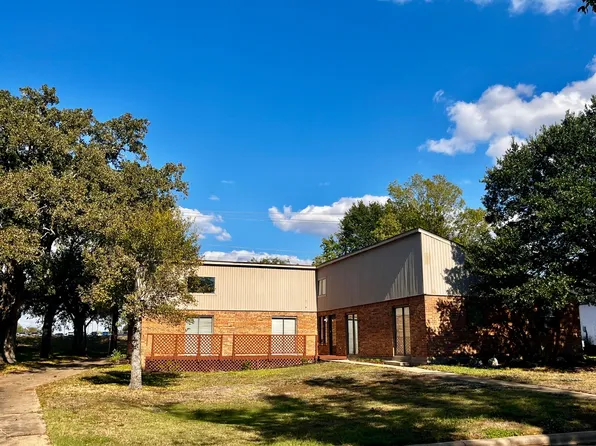 2600 Arbor Dr, Bryan, TX 77802