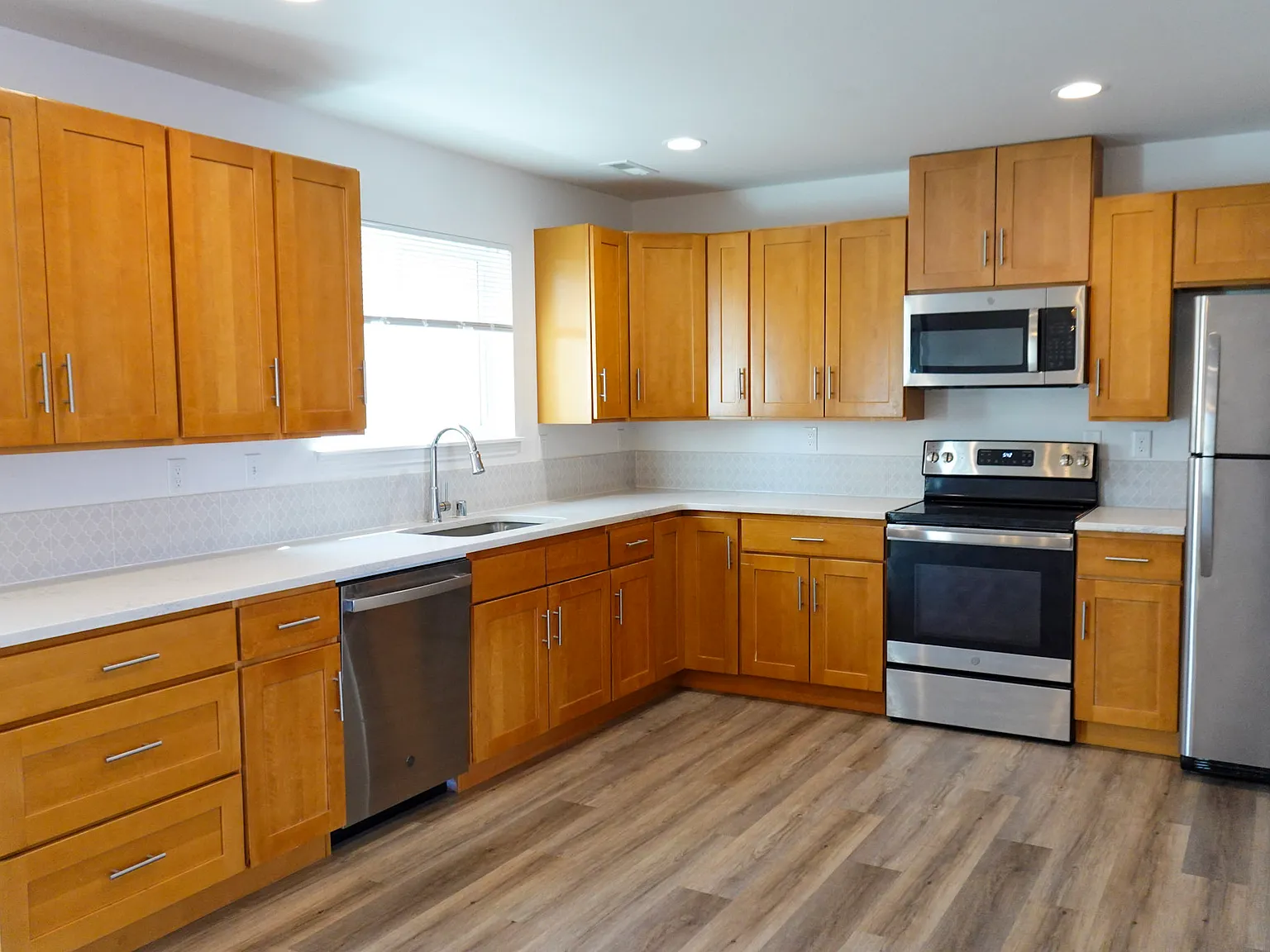 2829 West Marina Townhomes - 3 — Photo 4
