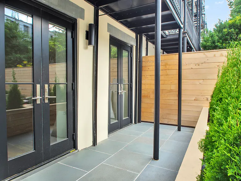 466 Henry St #1 — Photo 9