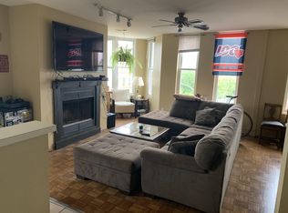 1000 W Armitage Ave #3A, Chicago, IL 60614