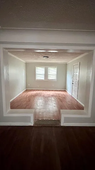 3 bed, 1.5 bath, 1368 sqft, $1,300 — Photo 3