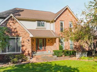 9073 Shelby Woods Dr, Shelby Township, MI 48317
