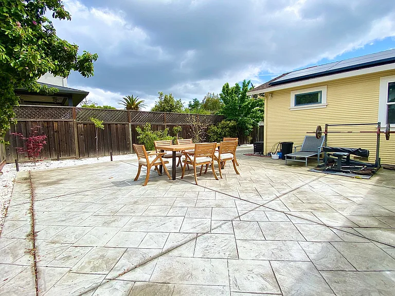 945 Marion Way — Photo 16