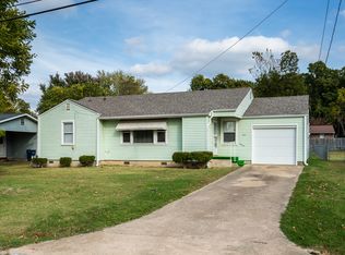 913 S Elm St, Siloam Springs, AR 72761