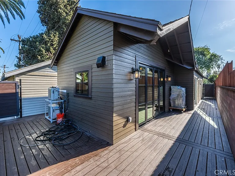 5409 Magnolia — Photo 21