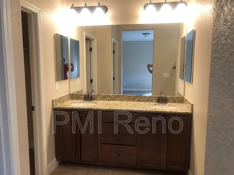 9334 Pond St — Photo 8