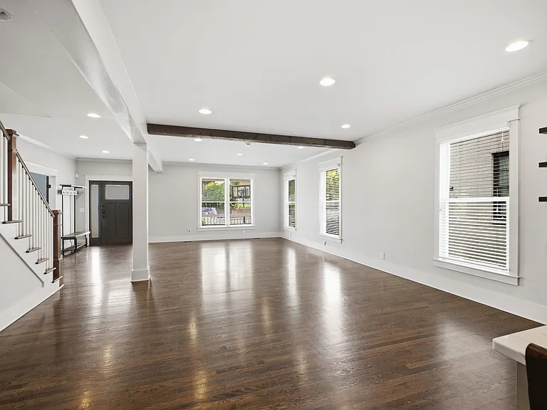1102 Caldwell Ave — Photo 94