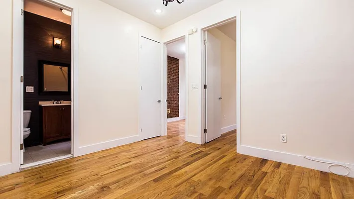 Rented by Nooklyn NYC LLC | media 44