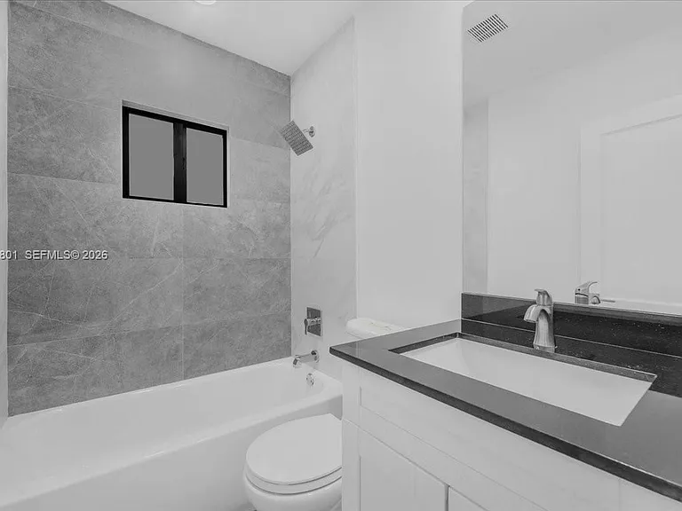 5220 SW 6th St — Photo 33