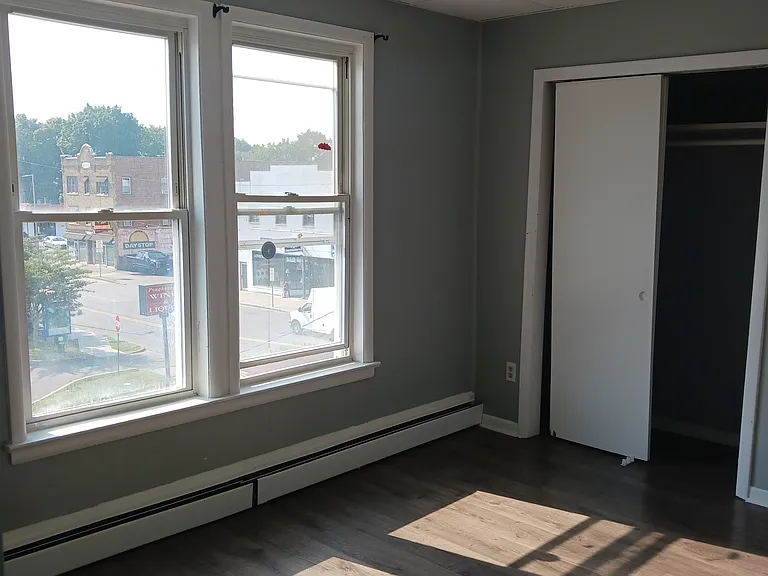 699 Main St #7 — Photo 3