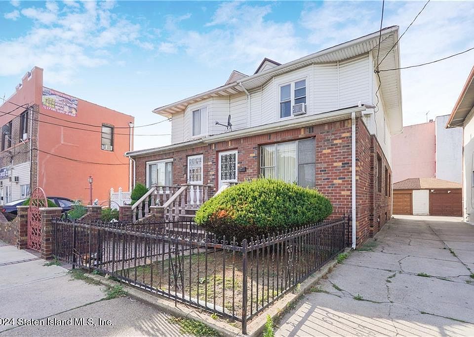 2nd image of 17 Highlawn Ave
