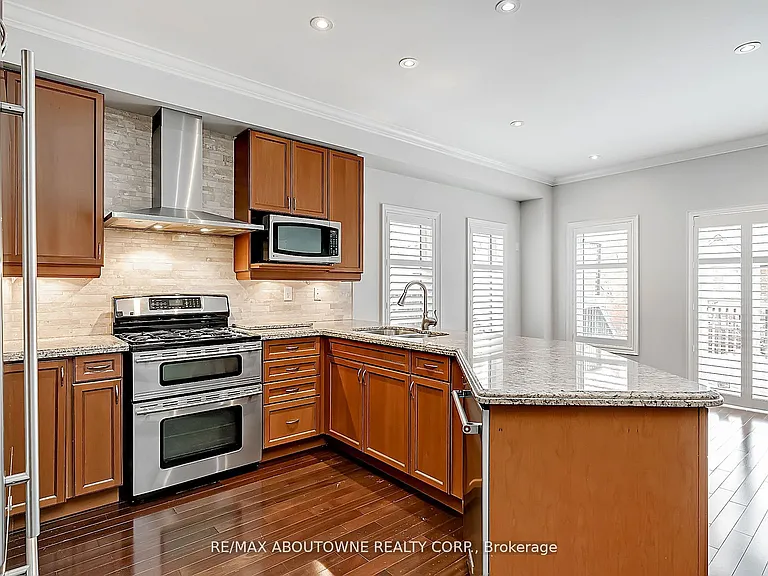 2415 Presquile Dr — Photo 18
