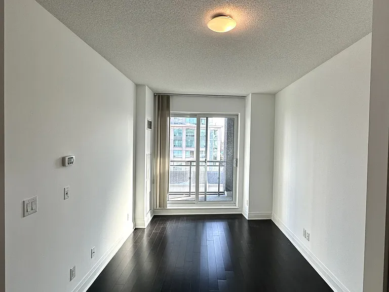 17 Kenaston Gdns #605 — Photo 8