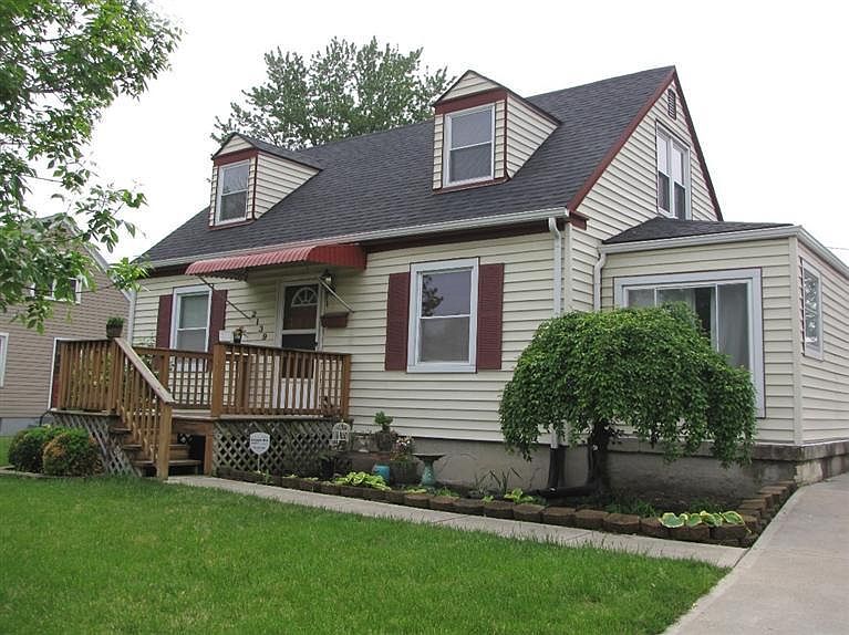 1st image of 2139 Mayflower Ave