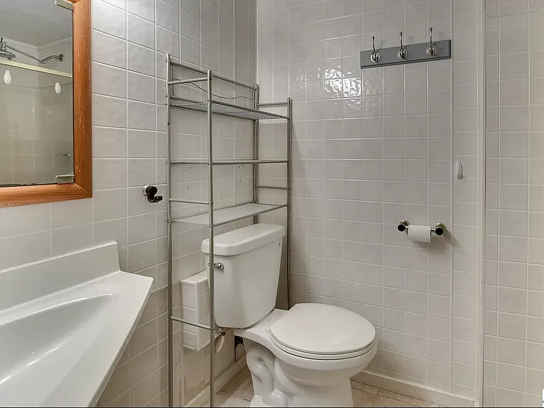 6616 S 151st St — Photo 16