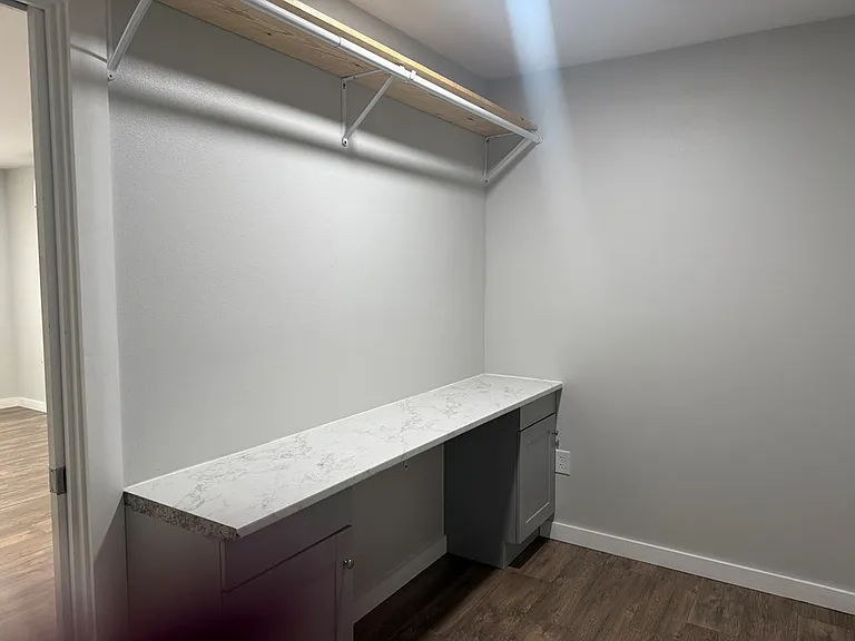 2705 Cambridge St — Photo 15
