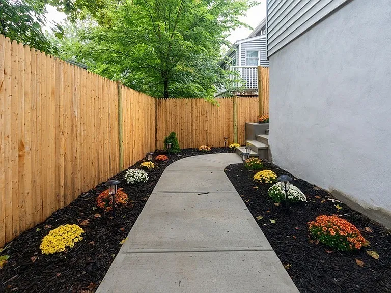 9-13 Sutherland Rd #1 — Photo 21