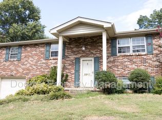 8911 Drake Parkway Rd, Chattanooga, TN 37416