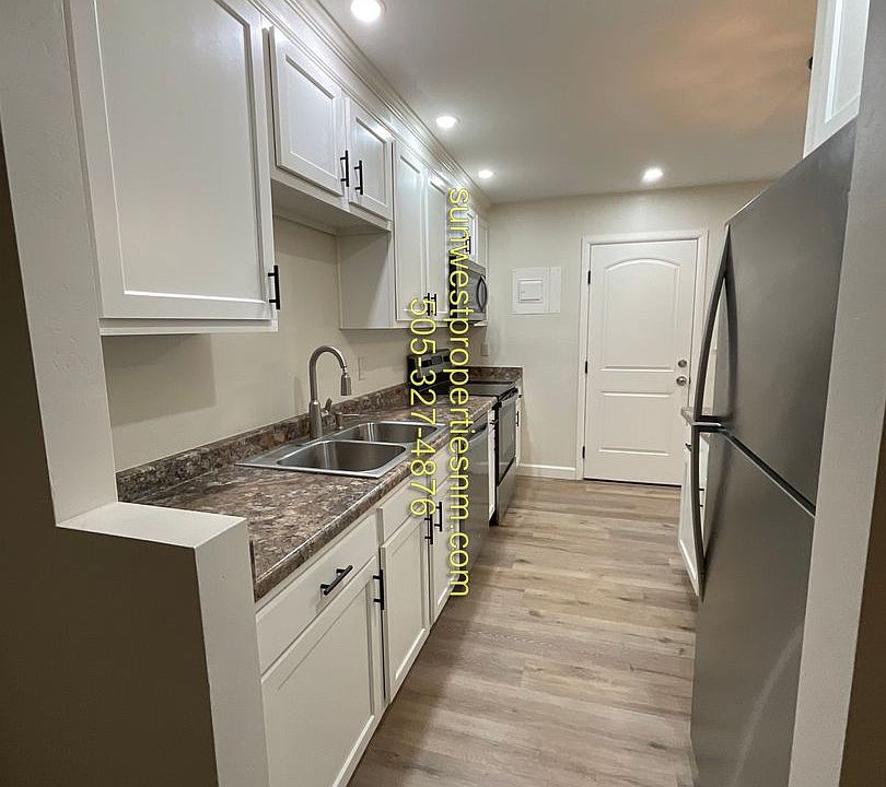 Dustin Ave. N. 2400 Sunset House 2400 N Dustin Ave Farmington NM