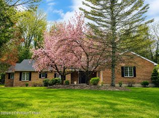 131 Bel Tor Dr, Stroudsburg, PA 18360
