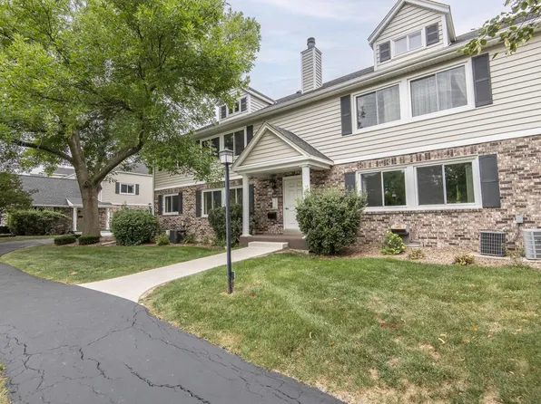 1162 Pilgrim PARKWAY, Elm Grove, WI 53122