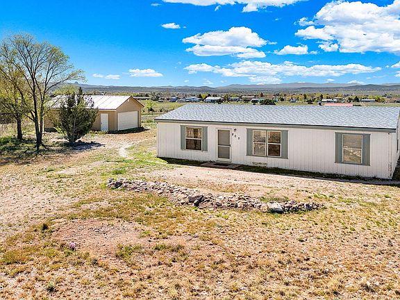 3rd image of 805 W Eleanor Rd