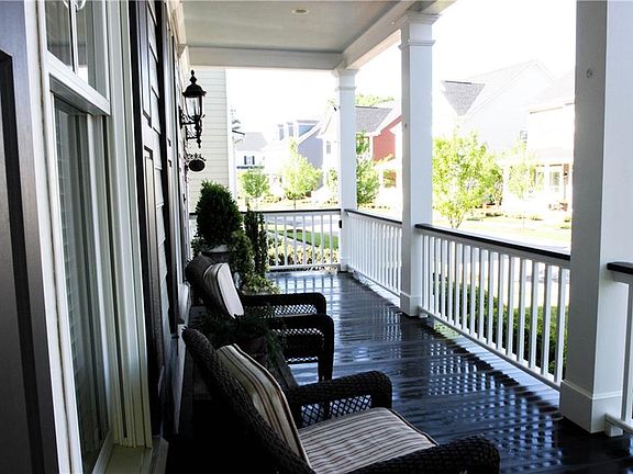 5th image of 501 Village Walk Ln