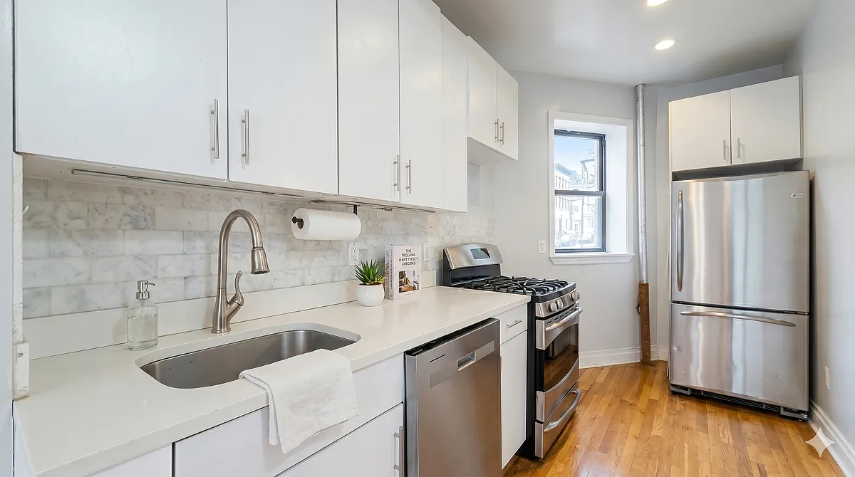 Building Photo - 210 W 133rd St #2A
