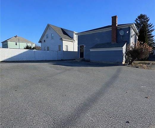 5th image of 321 Budlong Rd