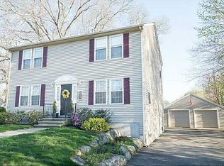 123 Fenner Ave, Riverside, RI 02915