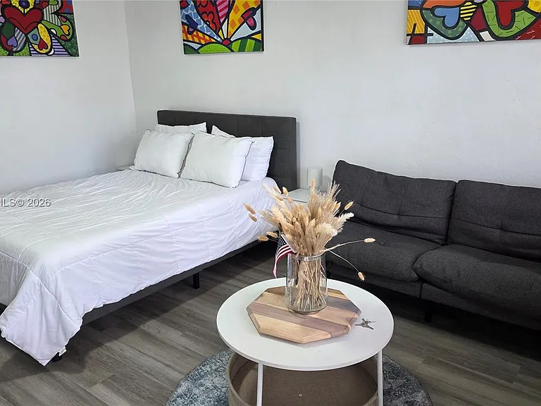 761 Euclid Ave #4 — Photo 4