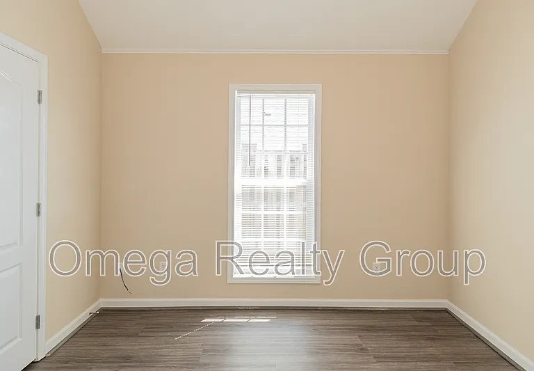2170 Village Ln — Photo 33